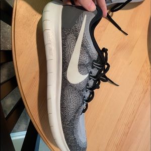 Nike grey fly knit men’s